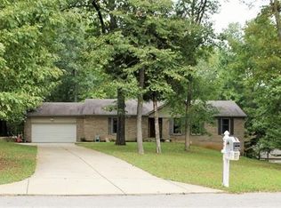 77 Ivy Ct, Brandenburg, KY 40108