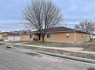 810 Birch Rd, Yankton, SD 57078