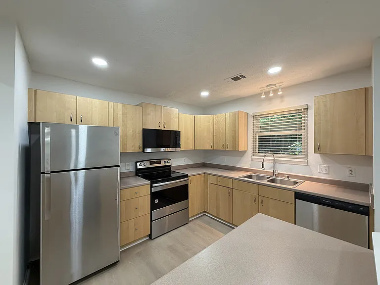 2805 Queen Anne Ct — Photo 9