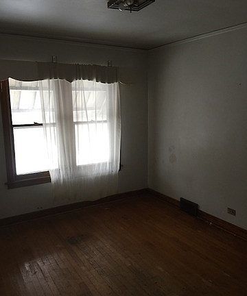 4th image of 7210 S Sacramento Ave
