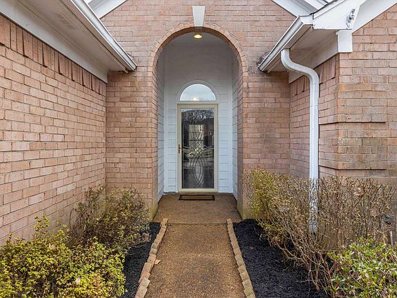 3rd image of 8585 Timber Creek Dr