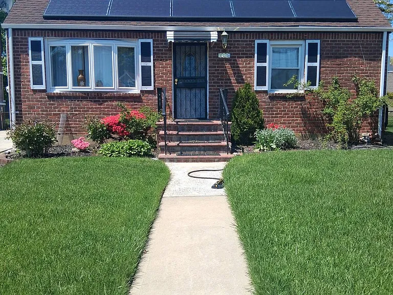 692 Union Dr — Photo 3