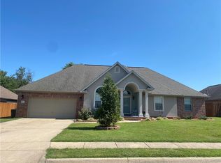 1903 W Countryside Ln, Rogers, AR 72758