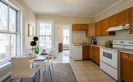 3rd image of 389 Essex St APT 2