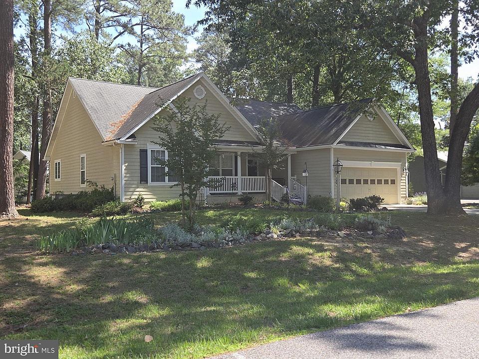 1st image of 14610 Honeysuckle Way