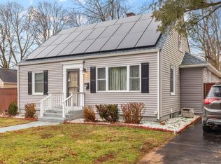 102 Blue Hills Ave, Hamden, CT 06514