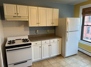 23 Market St APT B, Northampton, MA 01060