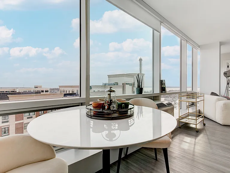 The Standard — Photo 15