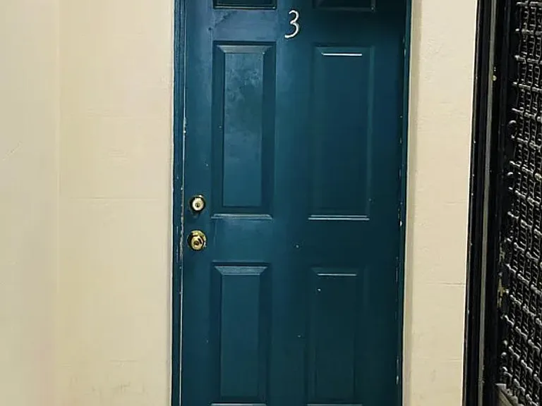 129 Chiswick Rd #9 — Photo 9