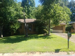 6899 Stephens Dr, Rex, GA 30273