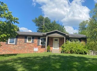 504 Spring Ln, Columbia, TN 38401