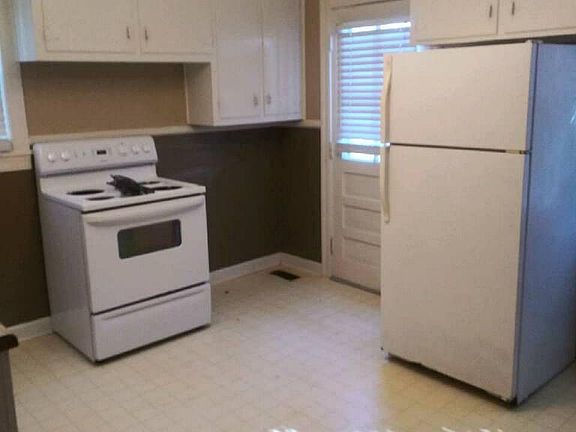 3rd image of 988 Cumberland Dr