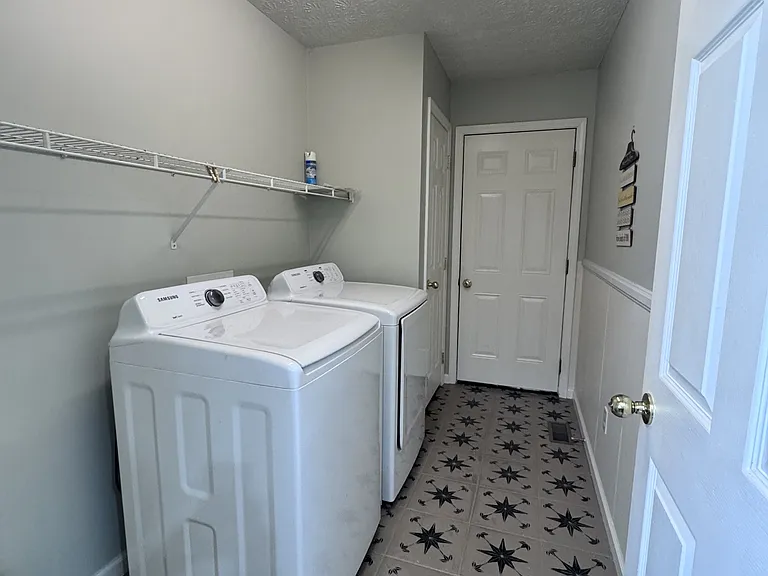 330 Lisabella Ln — Photo 7