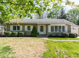 96 Manor Ln E, Yardley, PA