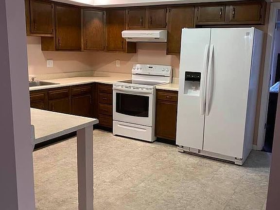 5th image of 84 Ferry Ln