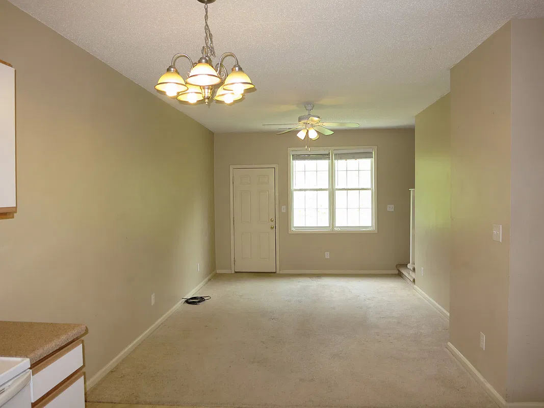 4 bed, 1318 sqft, $2,195 — Photo 3