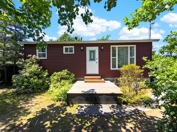 38 Main Street, Hickmans Harbour, NL A0C1P0