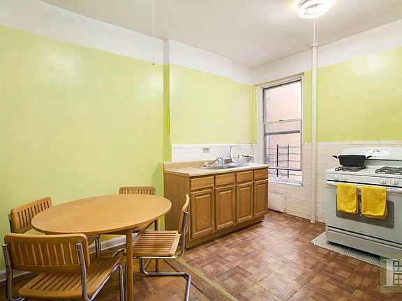 3rd image of 811 Walton Ave APT C20