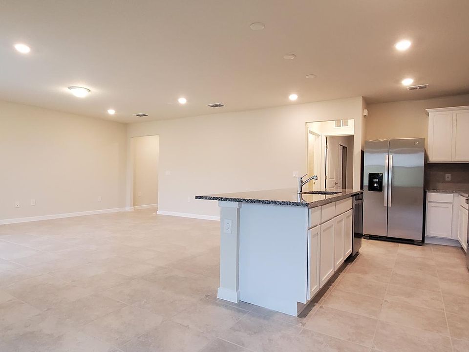 1st image of 913 Winding Water Way