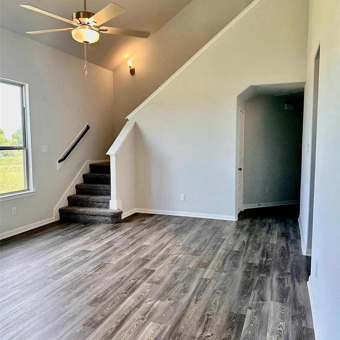 4 bed, 3.0 bath, 1934 sqft, $2,250 — Photo 3