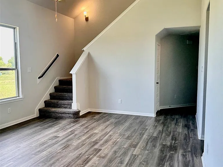 730 Tejas Village Pkwy — Photo 3