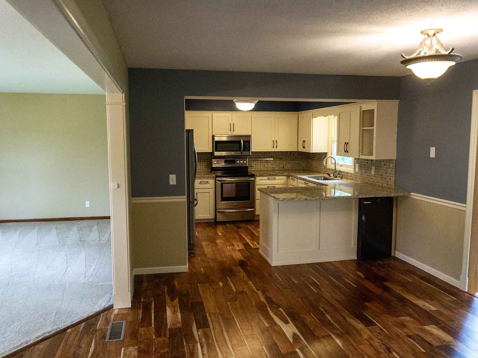 4 bed, 2034 sqft, $2,799 — Photo 4