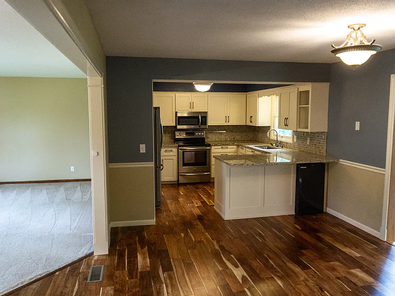 11912 Highland View Cir — Photo 4