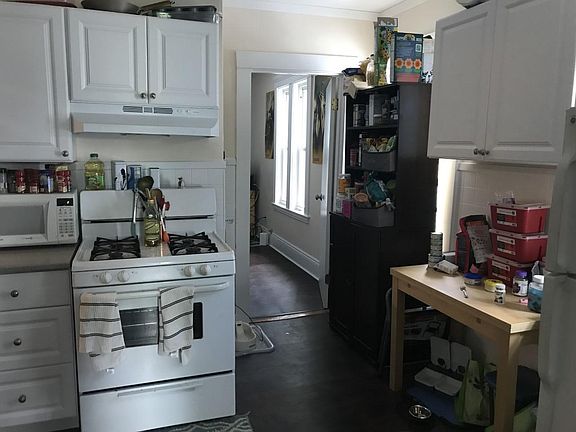 4th image of 25 Hyde St APT 3