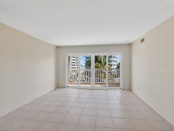 5th image of 3555 Ocean Dr APT 402