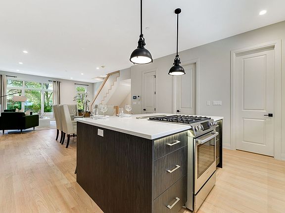 3rd image of 6911-6915 N Western Ave #2339-2347
