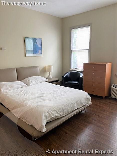 2nd image of 364 Harvard St #2F