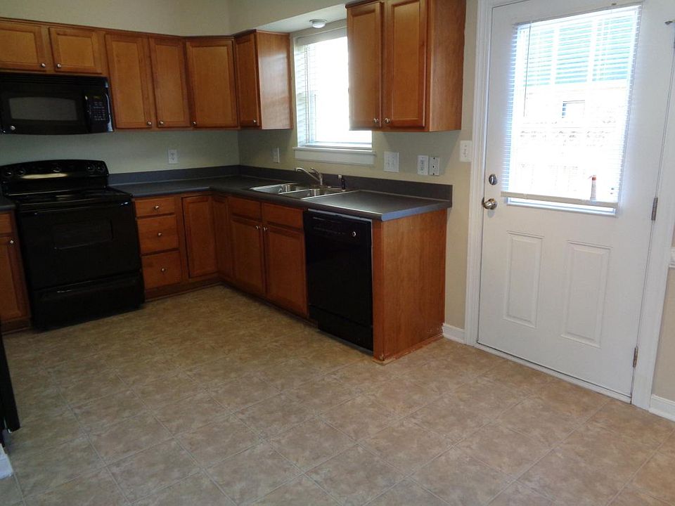 1st image of 320 S Chesire Ct