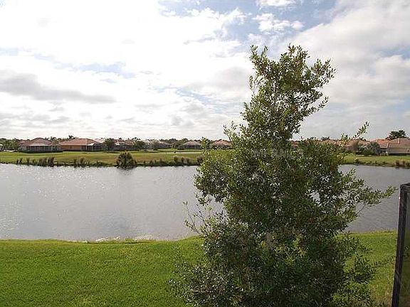 5th image of 3857 Blue Heron Cir
