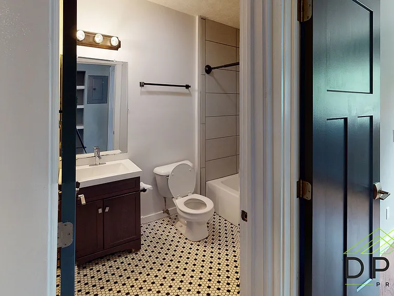 326 E Hillsdale St #5 — Photo 14