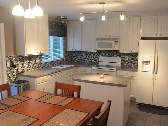 3rd image of 5931 Pennbrooke Dr