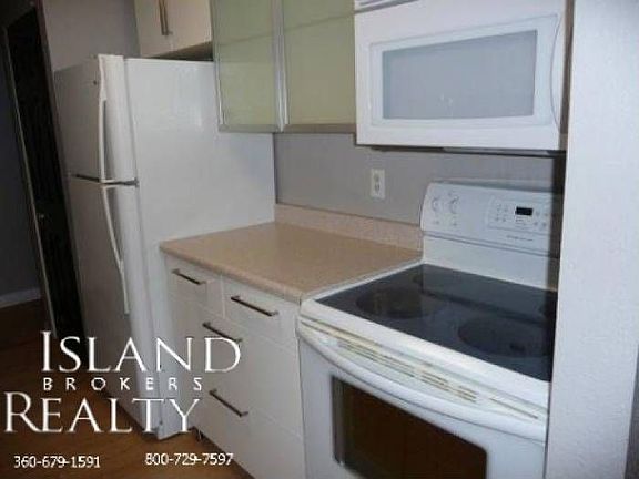4th image of 91 SE 11th Ave APT 103