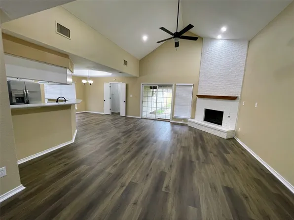 6905 Shorecrest Dr, Rowlett, TX 75089