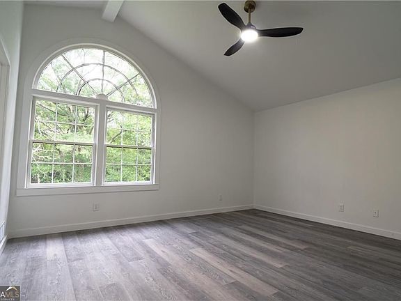 4th image of 69 N Hearn Rd