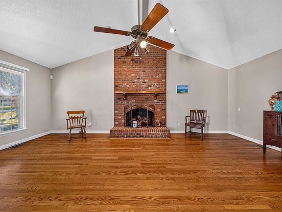 4th image of 2564 Oakes Plantation Dr