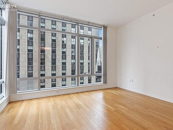 3rd image of 18 W 48th St APT 17A