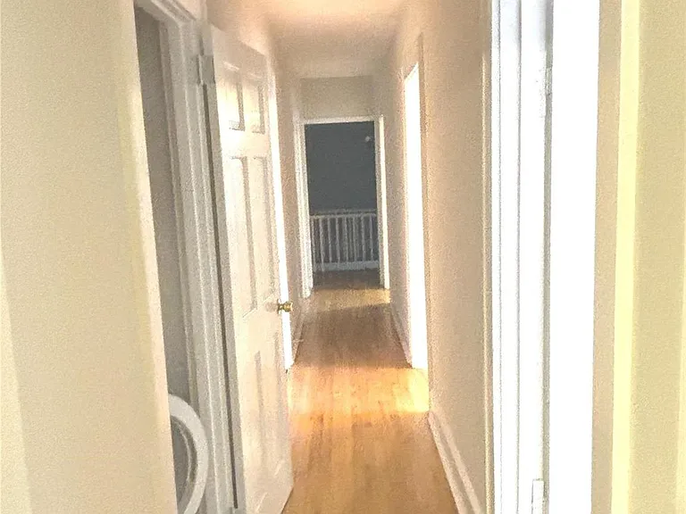 1 E Carver St — Photo 2