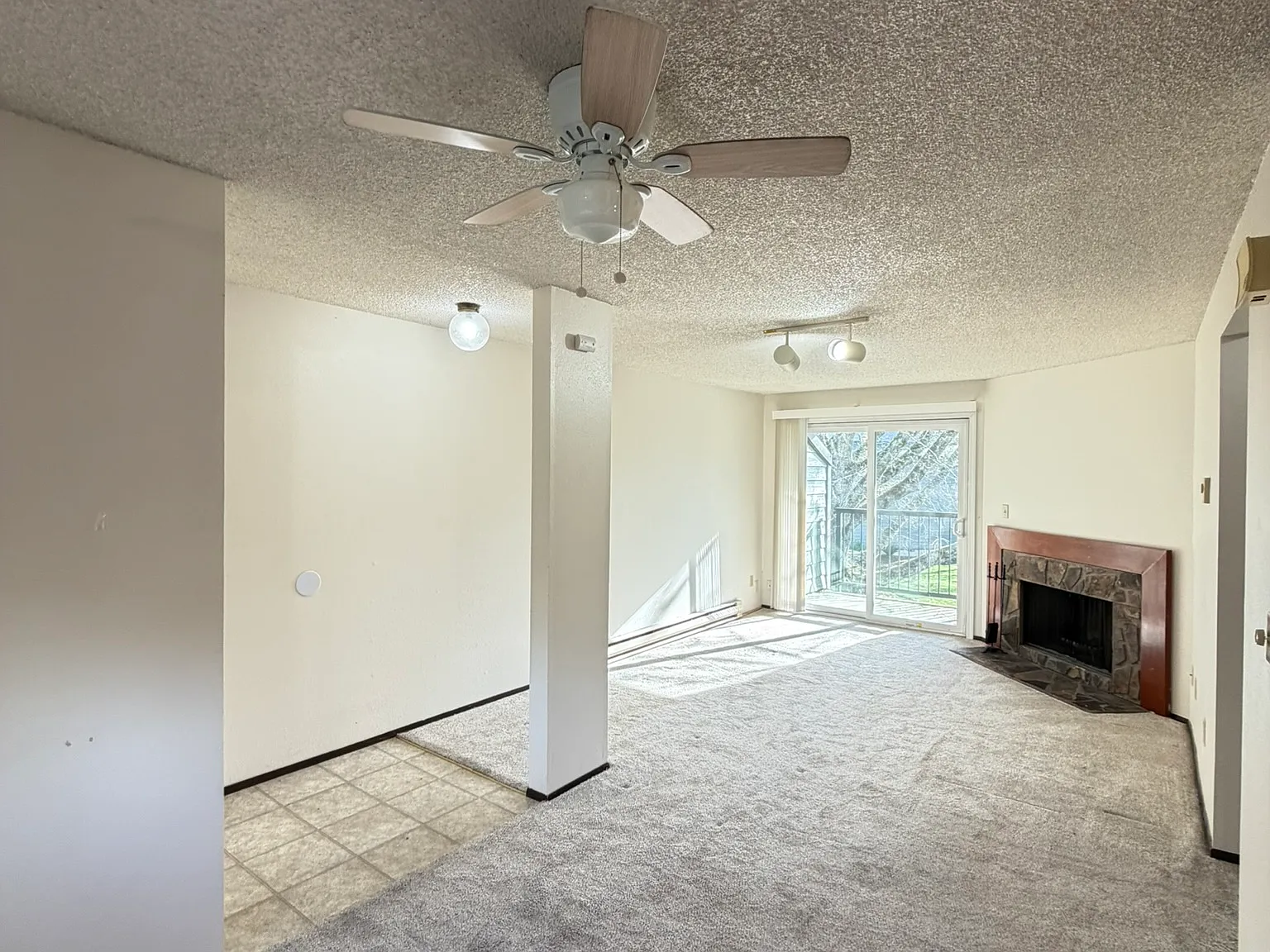 1 bed, 596 sqft, $1,195 — Photo 4