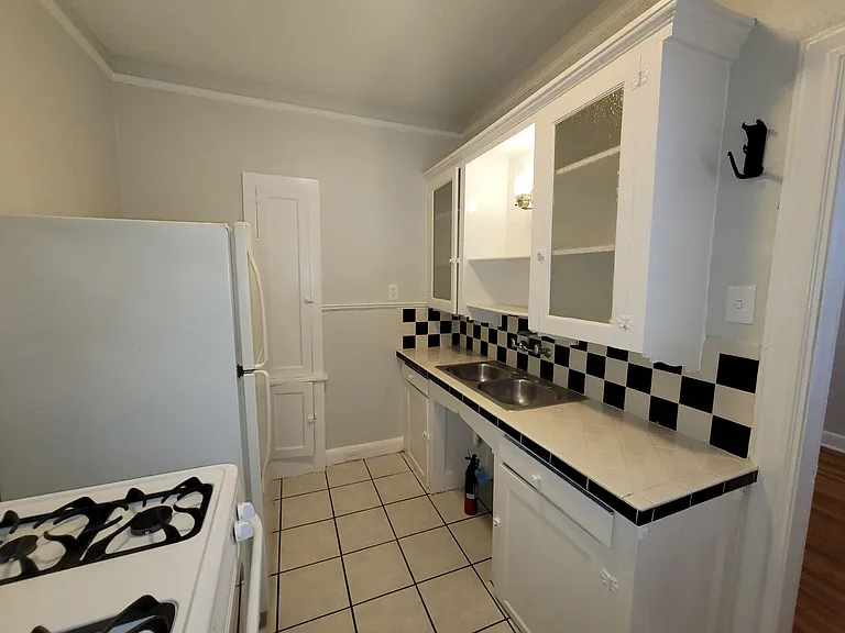 703 W French Pl — Photo 15