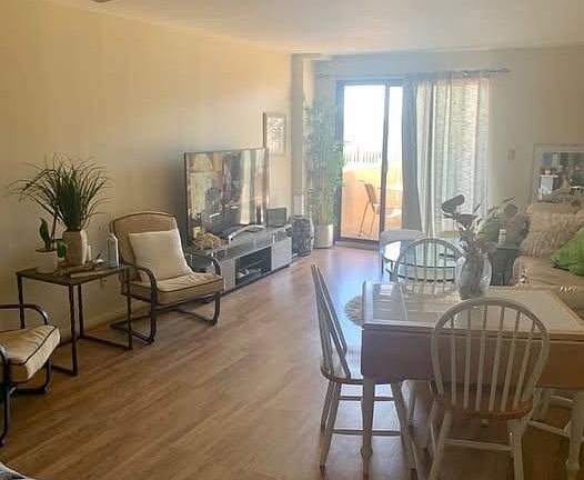 2nd image of 360 Shore Rd APT 2H