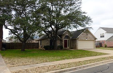 3rd image of 409 Oakcrest Dr
