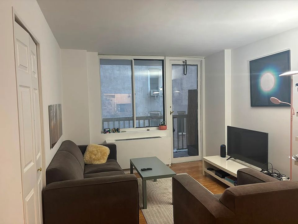 1st image of 50 Lexington Ave APT 4A