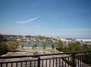 141 Main St UNIT 406, Racine, WI 53403