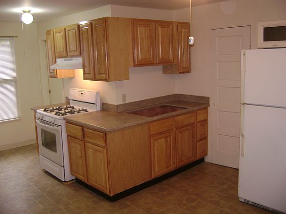 4th image of 138 Hawley St