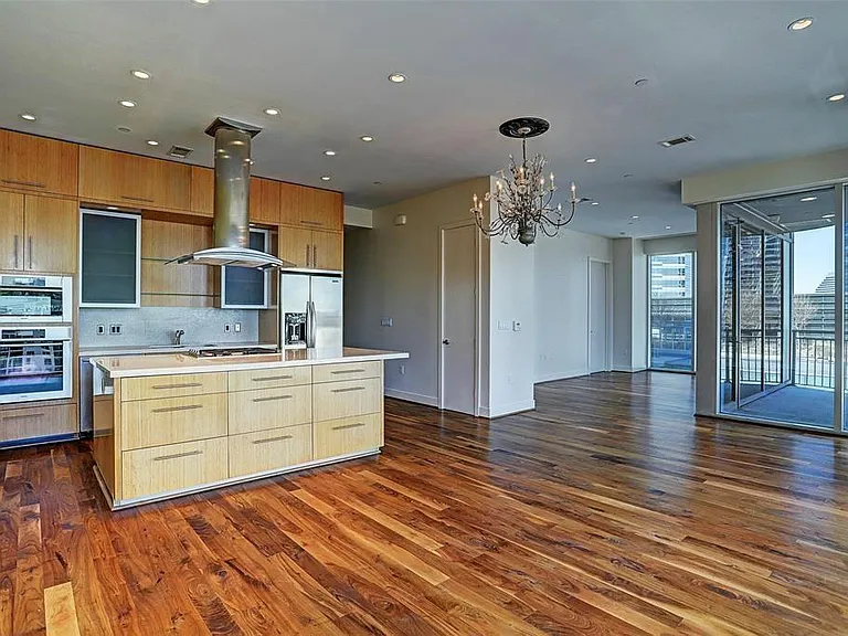 1600 Post Oak Blvd #904 — Photo 10