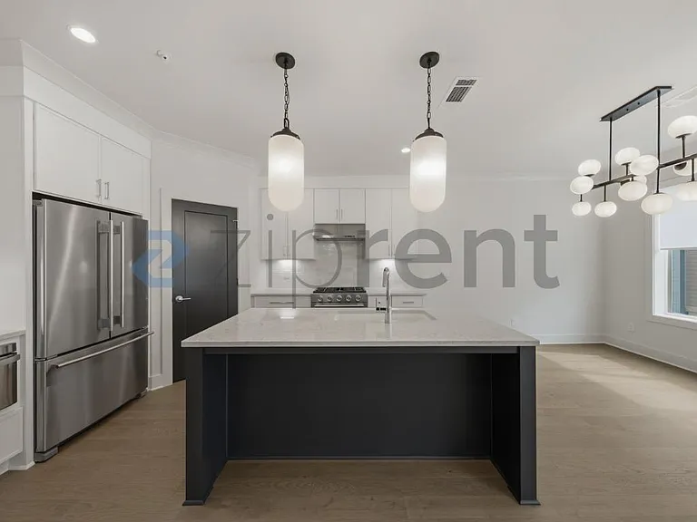 425 S Walker St — Photo 17